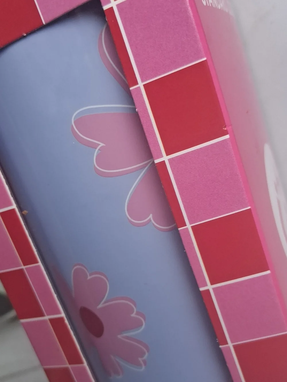 Daisy Print Magnetic Locker Wallpaper - 12 In × 36 In Roll